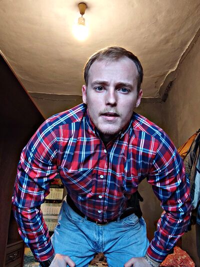  ,   Anton, 28 ,   ,   