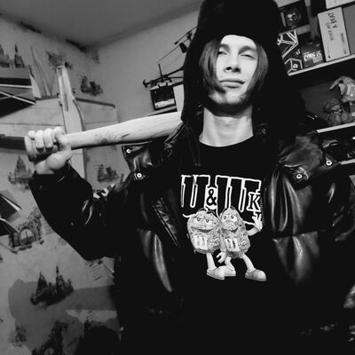  ,   Mikhail, 22 ,   ,   , c 