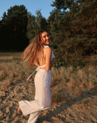 -,   Angelina, 28 ,   ,   