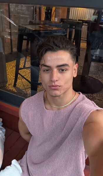  ,   Emir, 20 ,   ,   