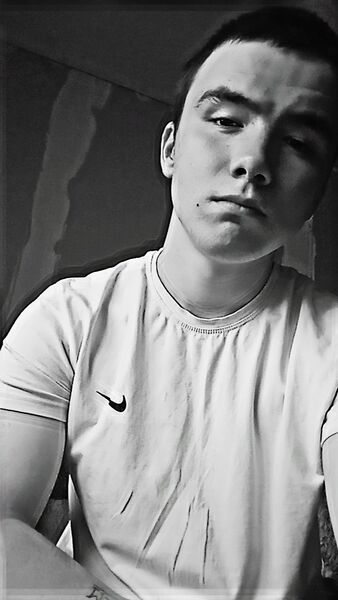  ,   Miroslav, 20 ,   c 