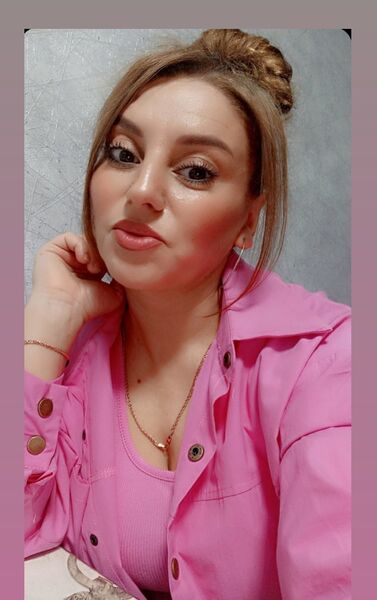  ,   Suzanna, 39 ,   c 