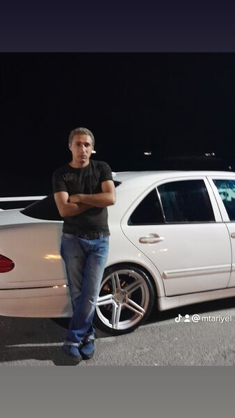  ,   Ariel, 37 ,   ,   , c , 