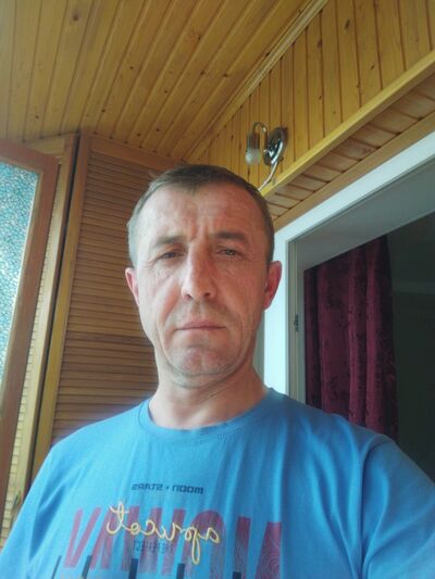  ,   Sergei, 46 ,   c 
