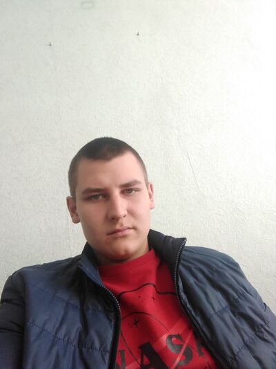  ,   Nikolay, 19 ,  
