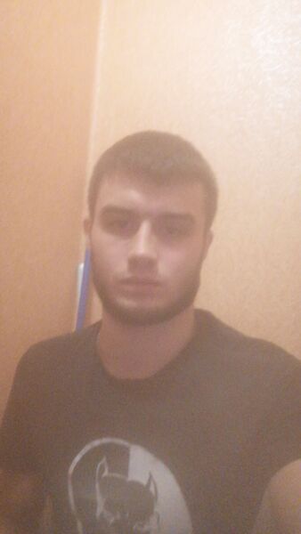  ,   Maxim, 33 ,   c 