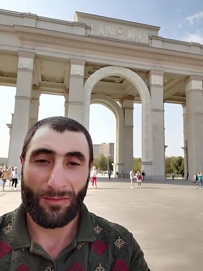  ,   Artyom, 37 ,   ,   