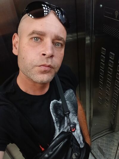  ,   Anton, 39 ,   c 