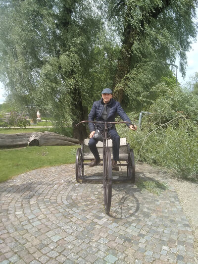  ,   Jaanis, 52 ,   ,   