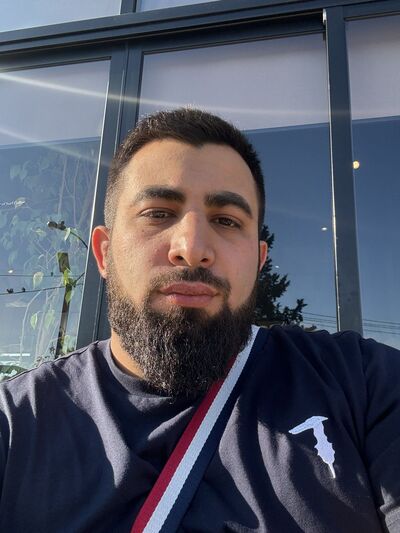  ,   Ali, 33 ,   ,   