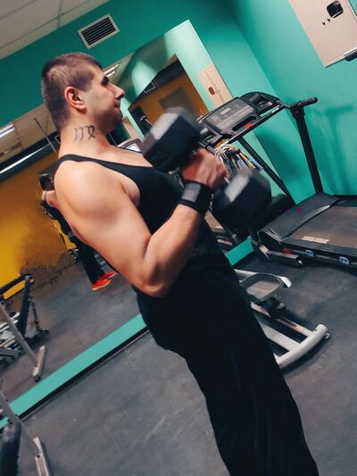   ,   Roman, 33 ,   