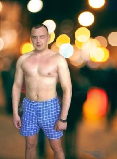  ,   Laimis, 43 ,   ,   