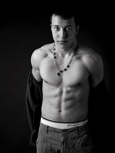  ,   Dominik, 33 ,   ,   , c 
