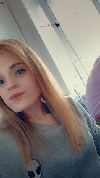 ,   Tata, 27 ,  