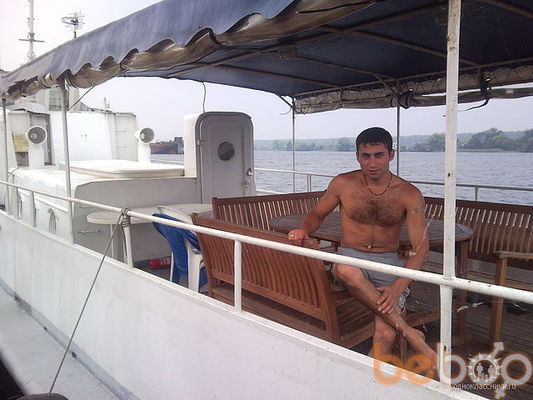  ,   Armen, 40 ,   