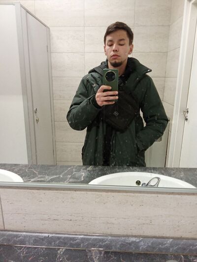  -,   Artur, 27 ,   ,   