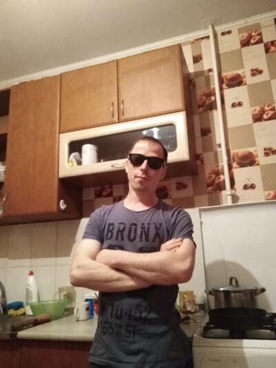 ,   Misha, 28 ,   ,   