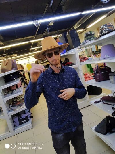  ,   Viktor, 31 ,     , c 