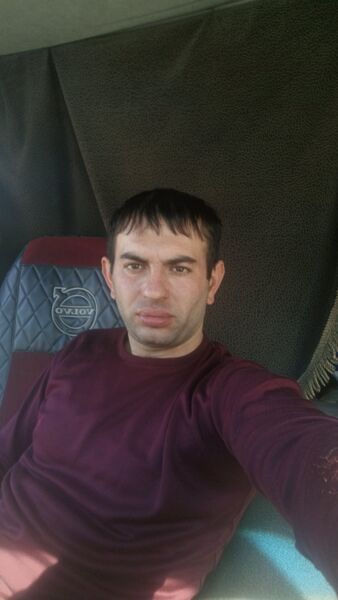  ,   Karen, 33 ,   ,   