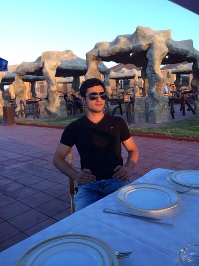  ,   Elvin, 33 ,   