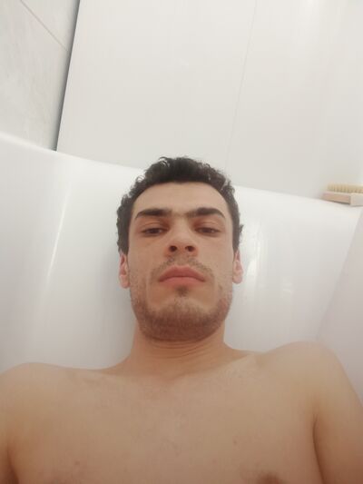  ,   Robert, 28 ,   