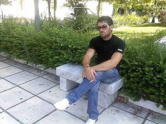  ,   Artem, 49 ,   ,   , c 