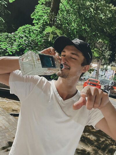  ,   Andrew, 33 ,     , c 