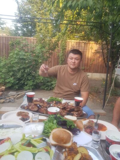  --,   Zoir, 37 ,     