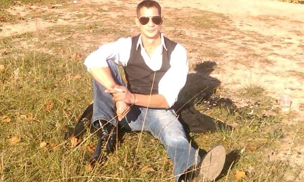  -,   Romzatrueman, 48 ,   ,   , c 