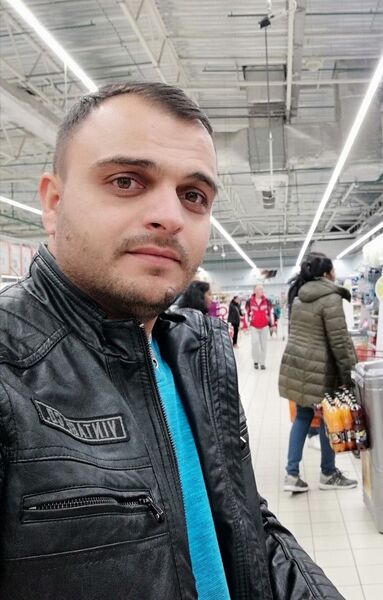  ,   Tigran, 37 ,  