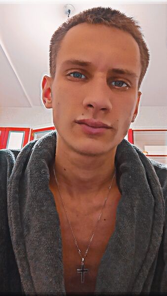  ,   Maxim, 22 ,   