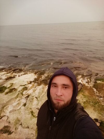  ,   Amir, 33 ,   ,   
