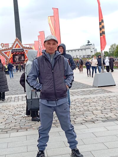  ,   Evgenij, 40 ,   ,   , c 
