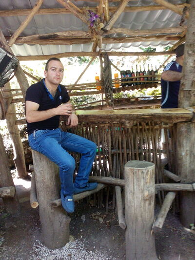  ,   Artur, 31 ,   ,   , c 