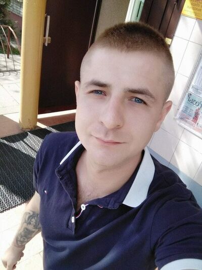  ,   Maxim, 33 ,   