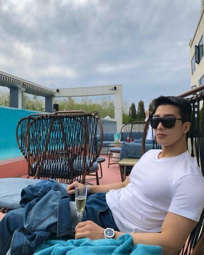  ,   Han Lee, 41 ,   ,   