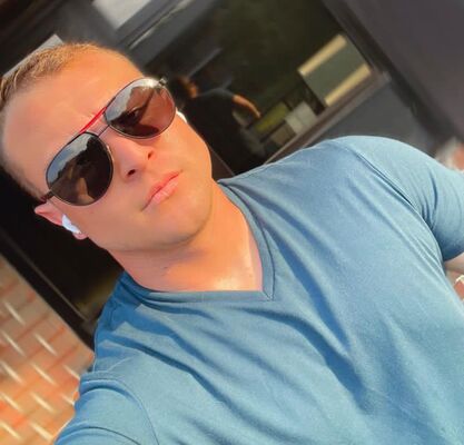  ,   Andrei, 40 ,   c 