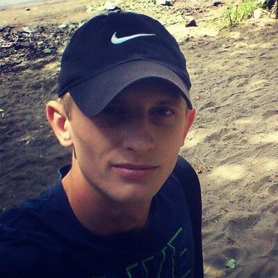  8900329  Roman, 30 ,    