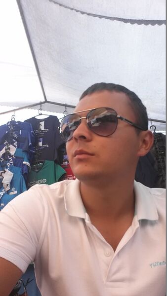  ,   Ikrom, 33 ,   