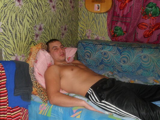  ,   Wiktor, 37 ,   