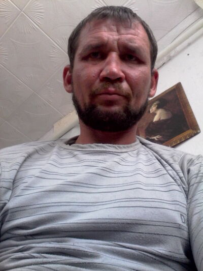 ,   Viktor, 44 ,   