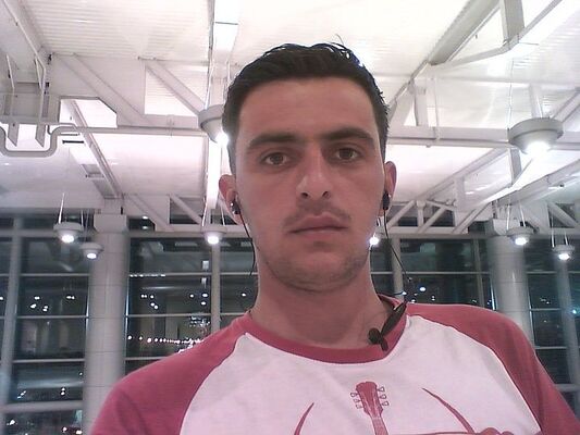  ,   Sergi, 39 ,   