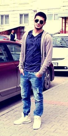  4364429  Gio, 35 ,    