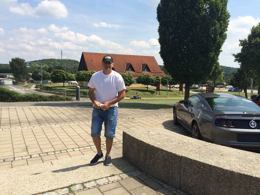  ,   Goga, 44 ,   ,   