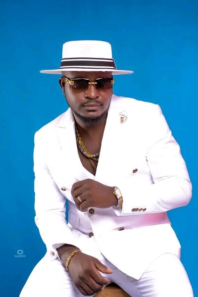  ,   Dannick eba, 40 ,   ,   