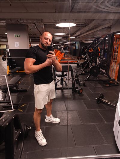  ,   Grigore, 33 ,   ,   