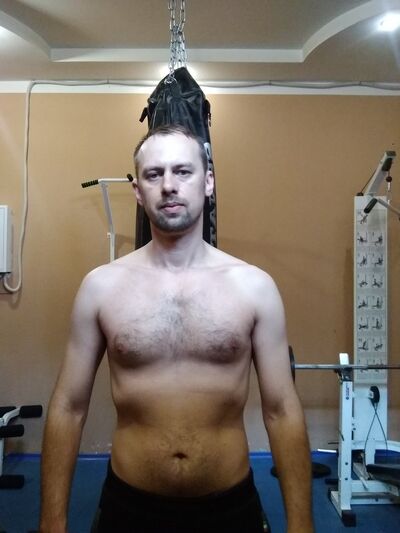  ,   Anton, 39 ,   