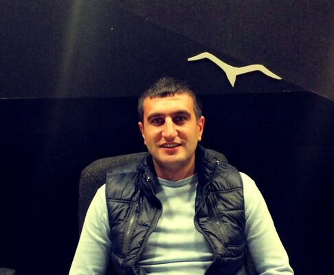  ,   Artur, 40 ,   ,   , c 