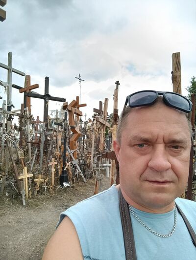  ,   Viktor, 49 ,   ,   , 