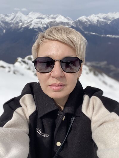  ,   Anna, 47 ,  